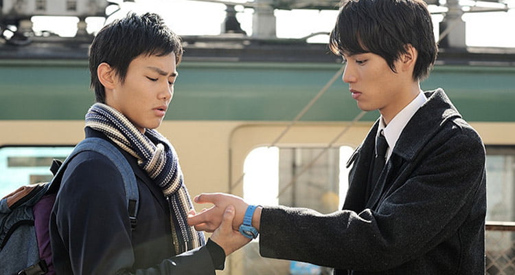 Enoshima Prism (2013) – Zamanın Dostluk Üzerindeki İzleri