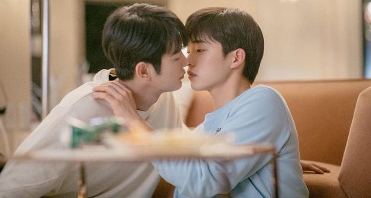 Cherry Blossoms After Winter (2022) İki Arkadaşın Aşk ve Kimliklerini Keşfetme Öyküsü