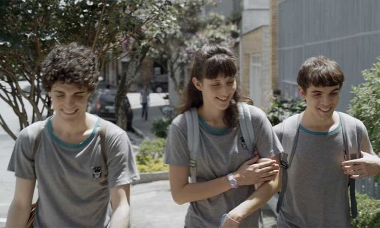 Bugün Eve Yalnız Dönmek İstiyorum: Sessiz Bir Gençlik Hikayesi