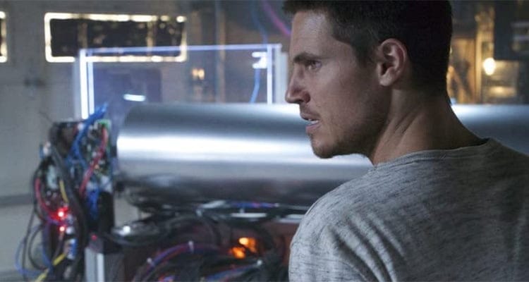 ARQ (2016) Zaman Döngüsünde Kapanan Aşk ve Hayatta Kalma Mücadelesi