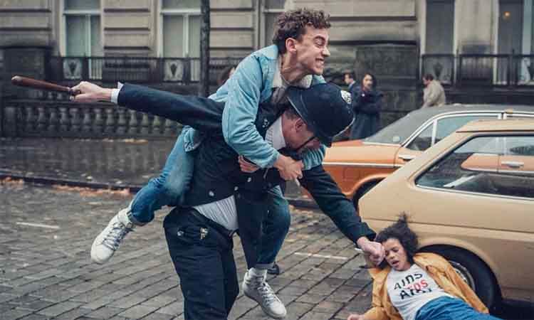 It’s a Sin (2021) – AIDS Krizinin Gölgesinde Gençlik, Arkadaşlık ve Kayıp