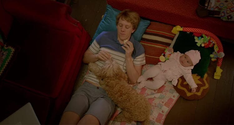 Please Like Me (2013): Bir Gencin Kendini Bulma Yolculuğuna Samimi Bir Bakış