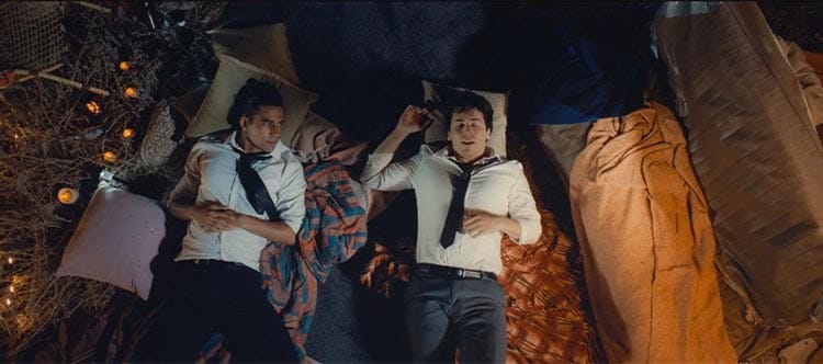 Invisible Boys (2025) Kimlikler, Siyasi ve Aile Baskıları Üzerine Etkileyici Bir Queer Dizi